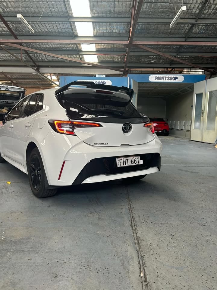 Euro Design Wing Spoiler (Gloss Black) for 18+ Toyota Corolla (Hatch)