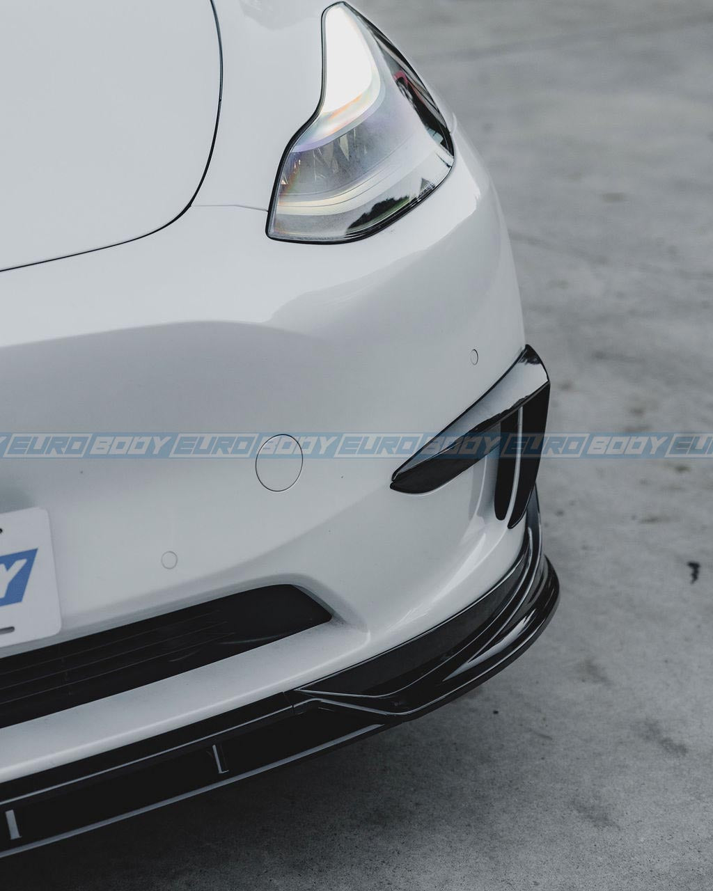 Fog Light Frame (Gloss Black) for 21+ Tesla Model Y